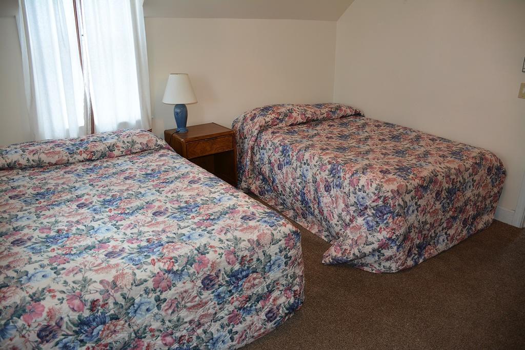 Beach Walk Apartments And Cottages Олд Орчард Бийч Екстериор снимка