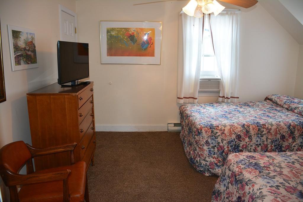 Beach Walk Apartments And Cottages Олд Орчард Бийч Екстериор снимка