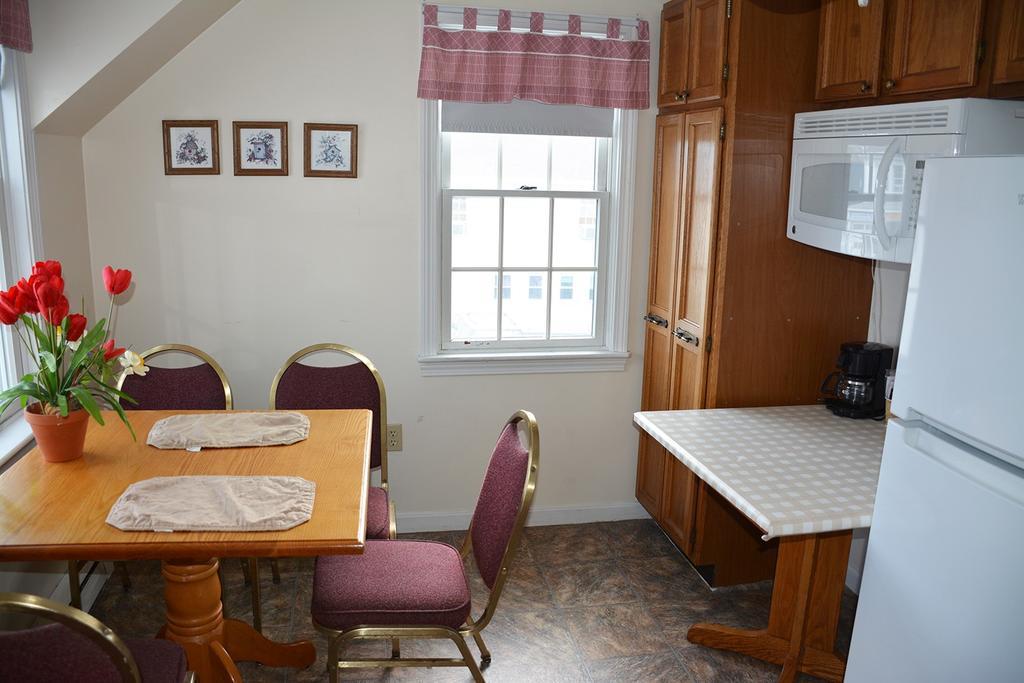 Beach Walk Apartments And Cottages Олд Орчард Бийч Екстериор снимка