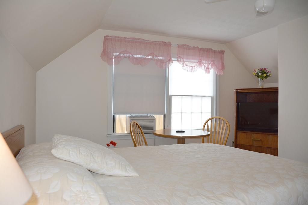 Beach Walk Apartments And Cottages Олд Орчард Бийч Екстериор снимка