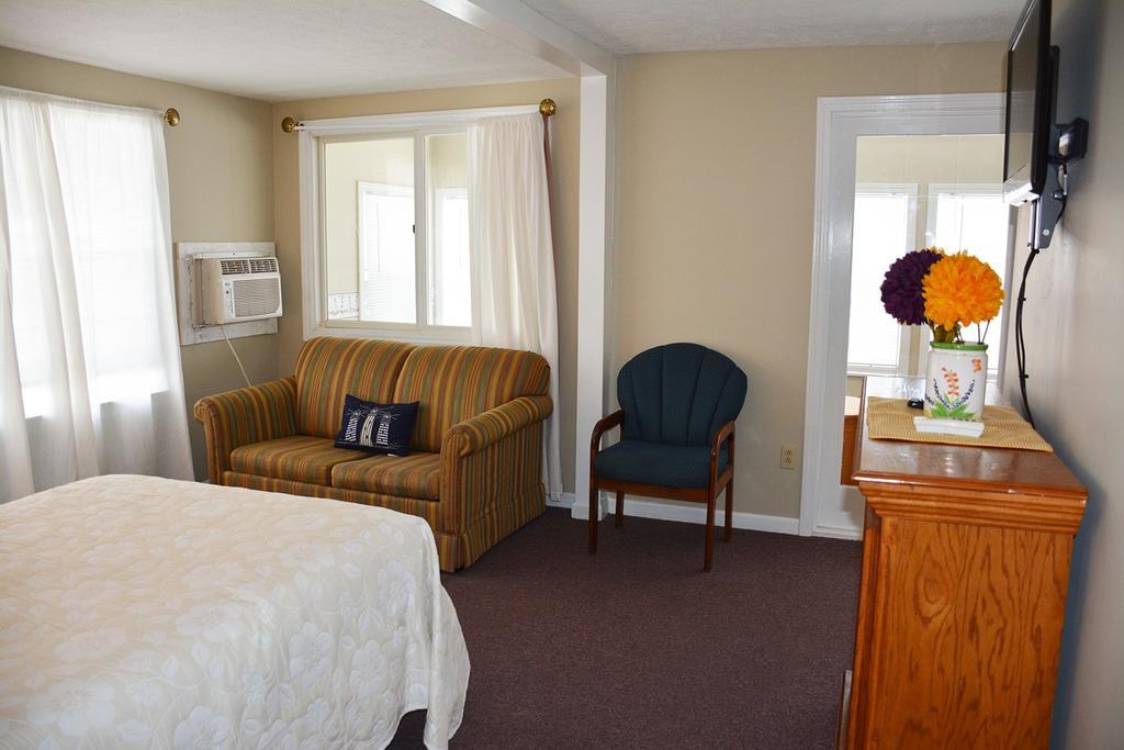 Beach Walk Apartments And Cottages Олд Орчард Бийч Екстериор снимка