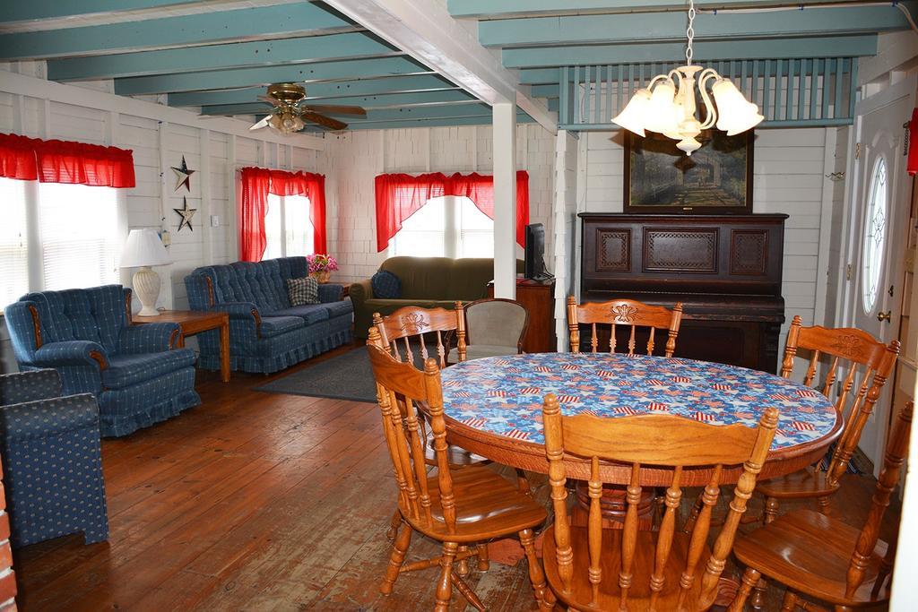 Beach Walk Apartments And Cottages Олд Орчард Бийч Екстериор снимка